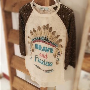 Quarter sleeve graphic t